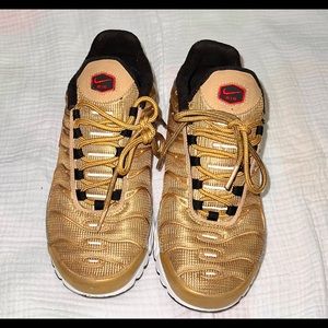 Air Max Plus QS 'Metallic Gold'